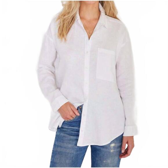 NOT MONDAY Tops - NEW NOT MONDAY bella boyfriend shirt in white